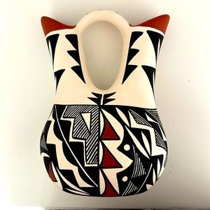 ACOMA PEUBLO TRADITIONAL WEDDING VASE
